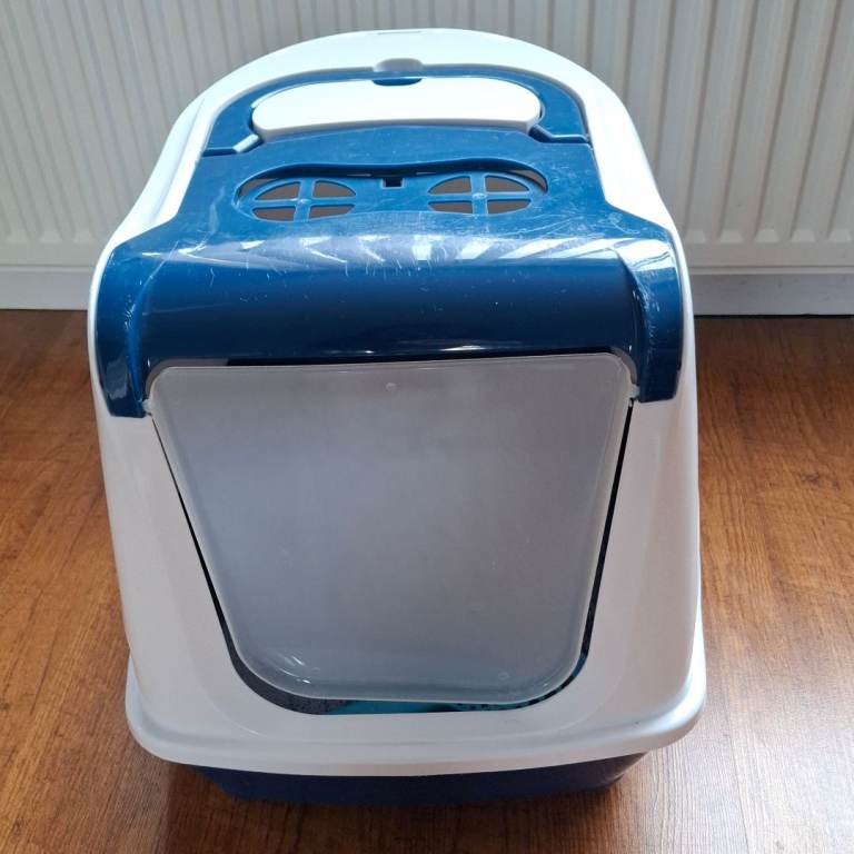 Front opening cat litter tray