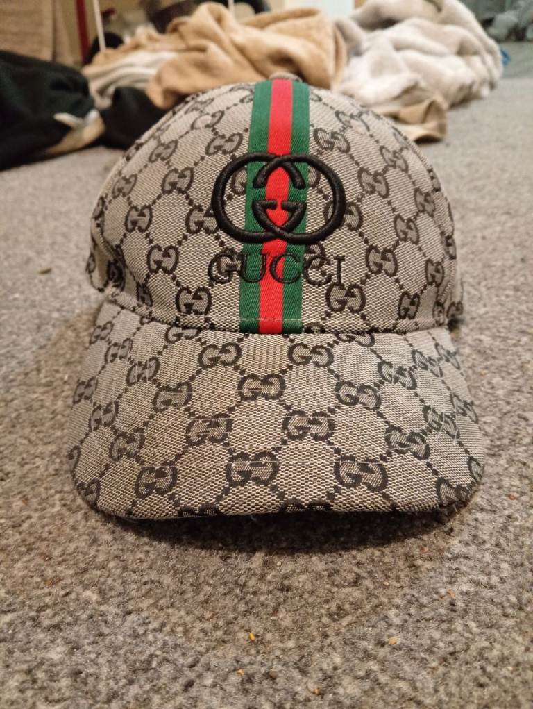 Fresh Gucci hat great condition 