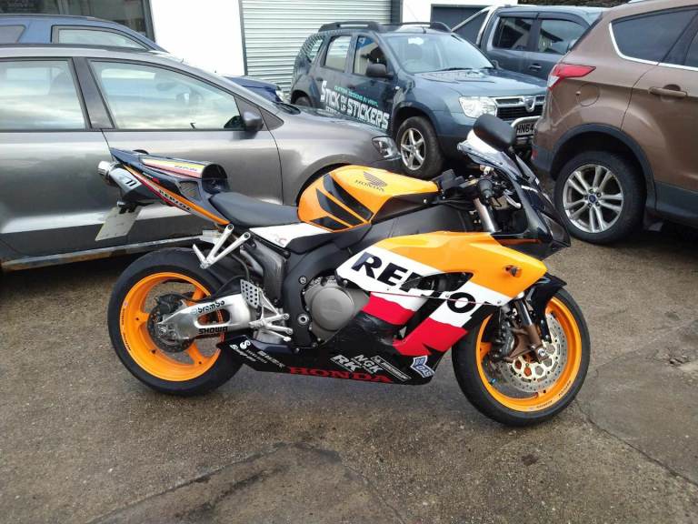 Honda fireblade cbr1000rr repsol colours 2005