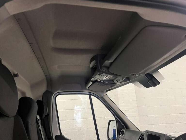 2023 Renault Master LM35dCi 135 Business+ Medium Roof Van PANEL VAN DIESEL Manual