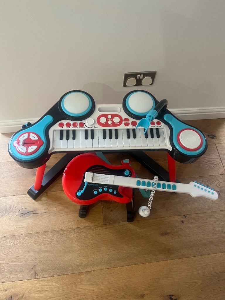 Piano/organ guitar and mike plus stool