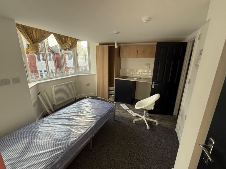 En-suite Studio to rent in Nottingham near to QMC – PIP, UC, DSS, Housing benefits Accepted