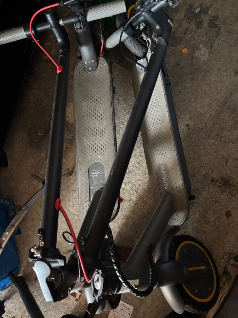 2 Aovopro electric scooter. Non running
