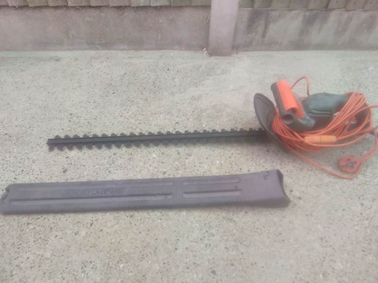 Black & Decker Hedge Trimmer 