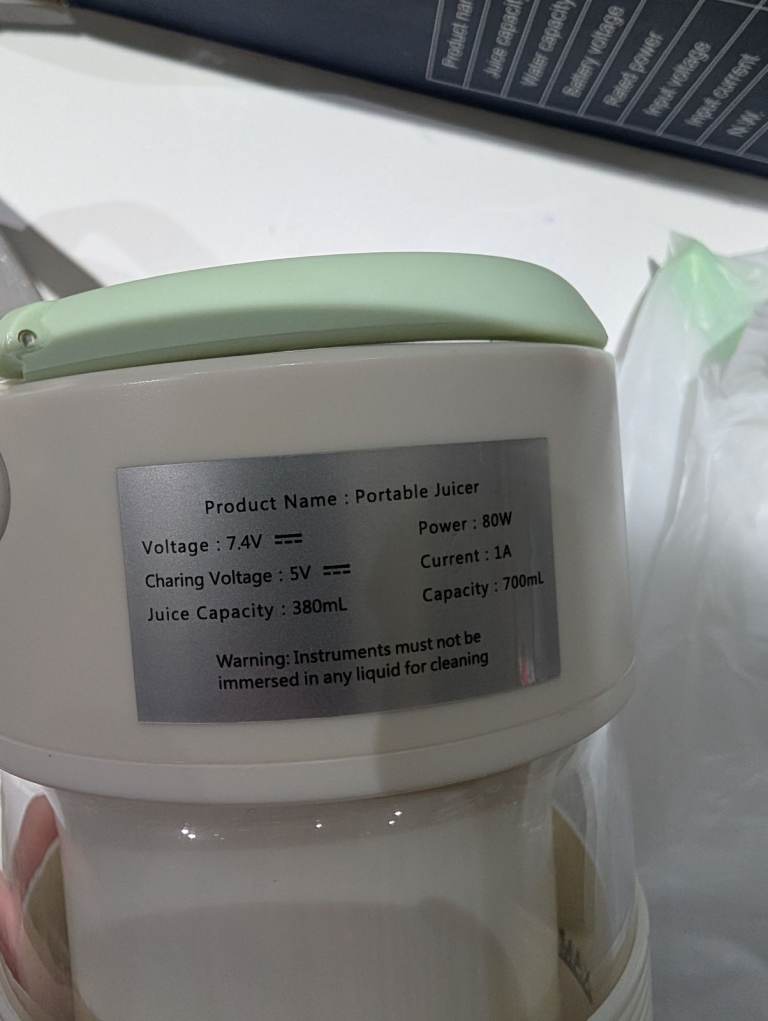 Aamsrak Portable Juicer 380ml Cordless - Shakes Smoothies Juices on the Go - New