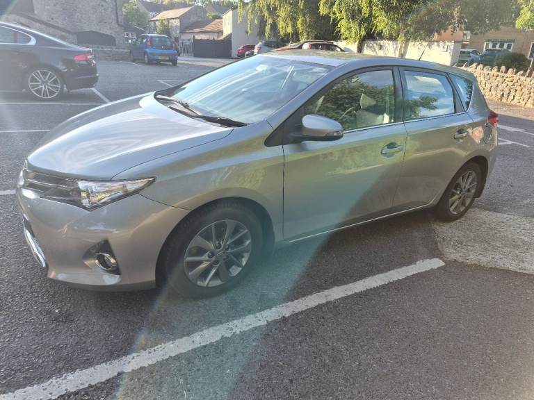 Toyota, AURIS, icon 1.4 D4D Hatchback, 2014, Manual, 1364 (cc), 5 doors