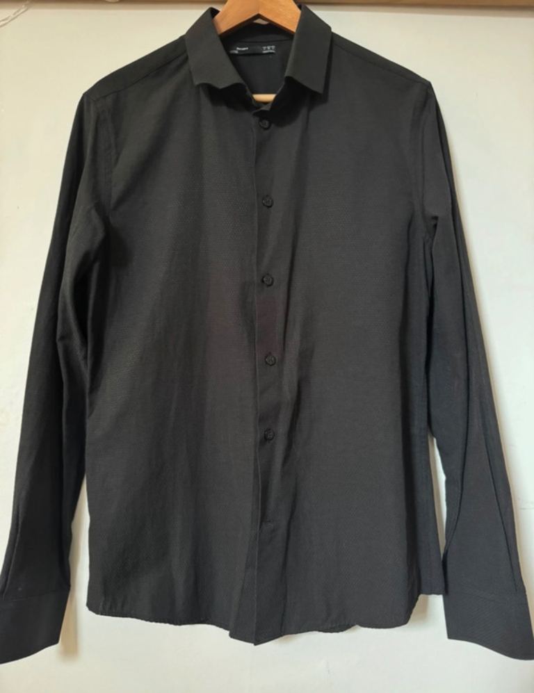 Bershka Men's Black Long Sleeve Shirt – As Good As New