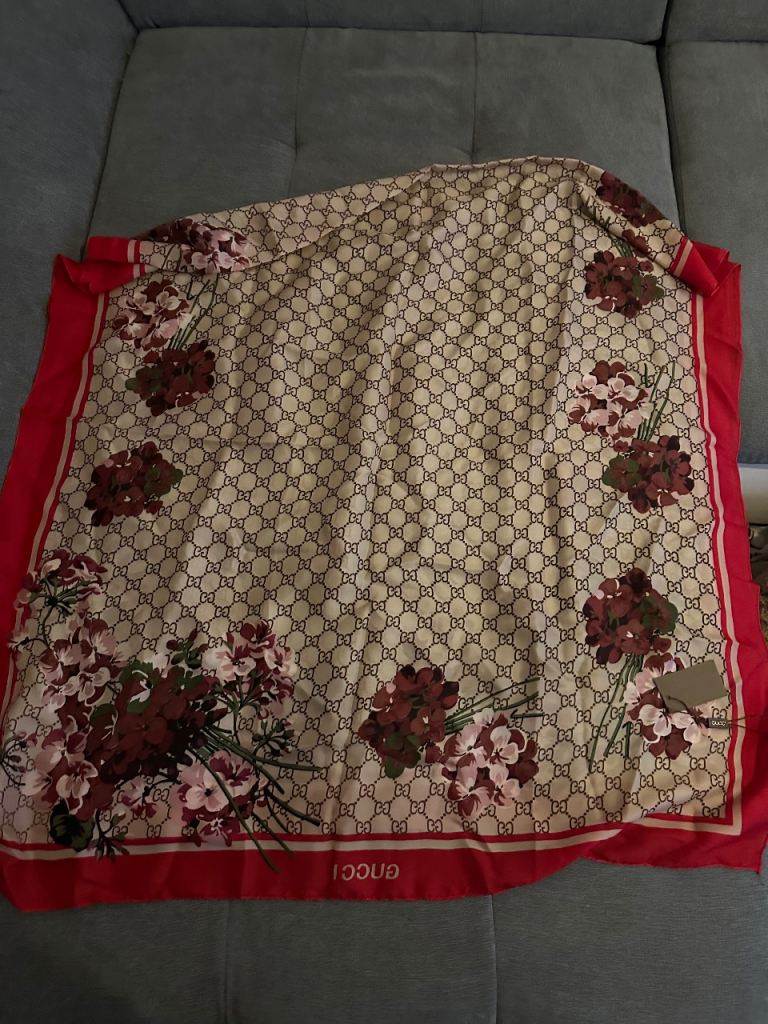 Gucci red floral print double g beige new with tags