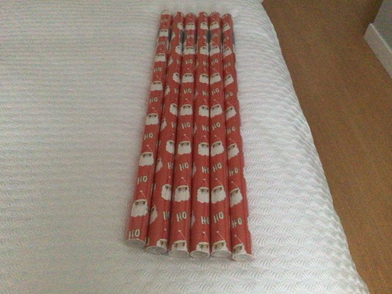 6 x 4 metre Xmas wrapping paper - Santa Claus - Ho Ho Ho 
