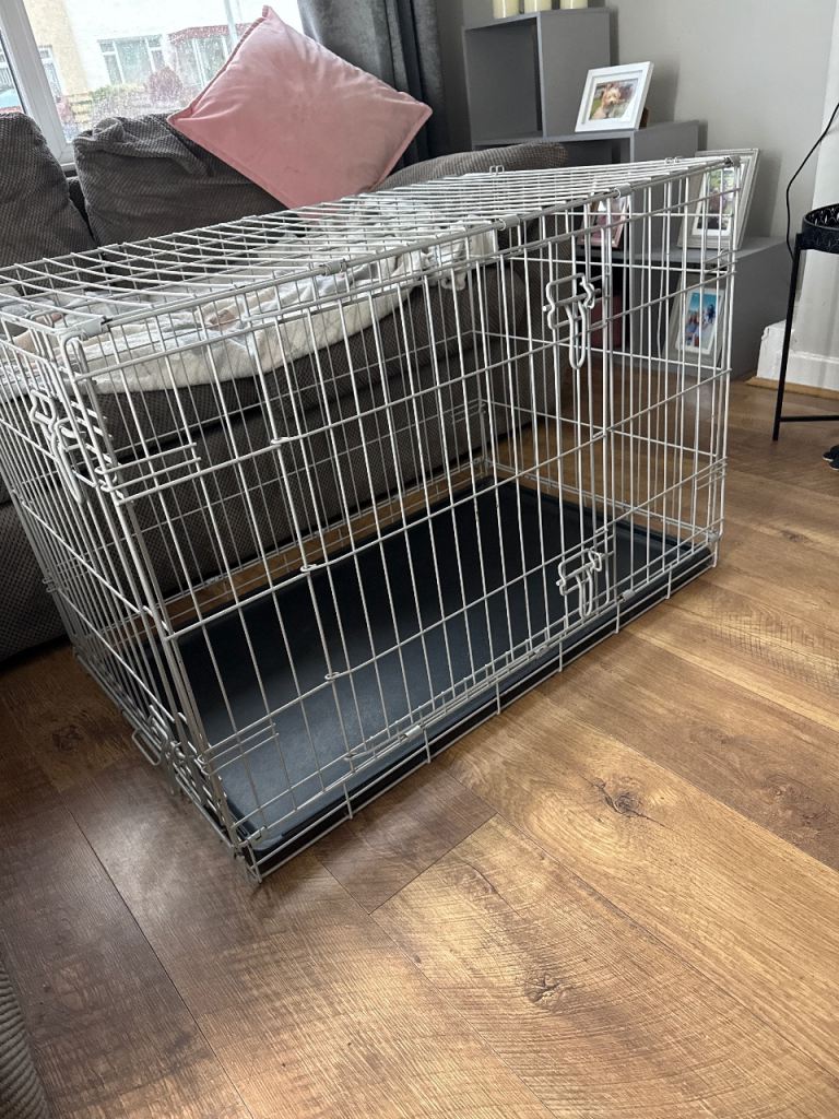 Extra large Immaculate brand new condition silver and grey double door dog crate large no rust 