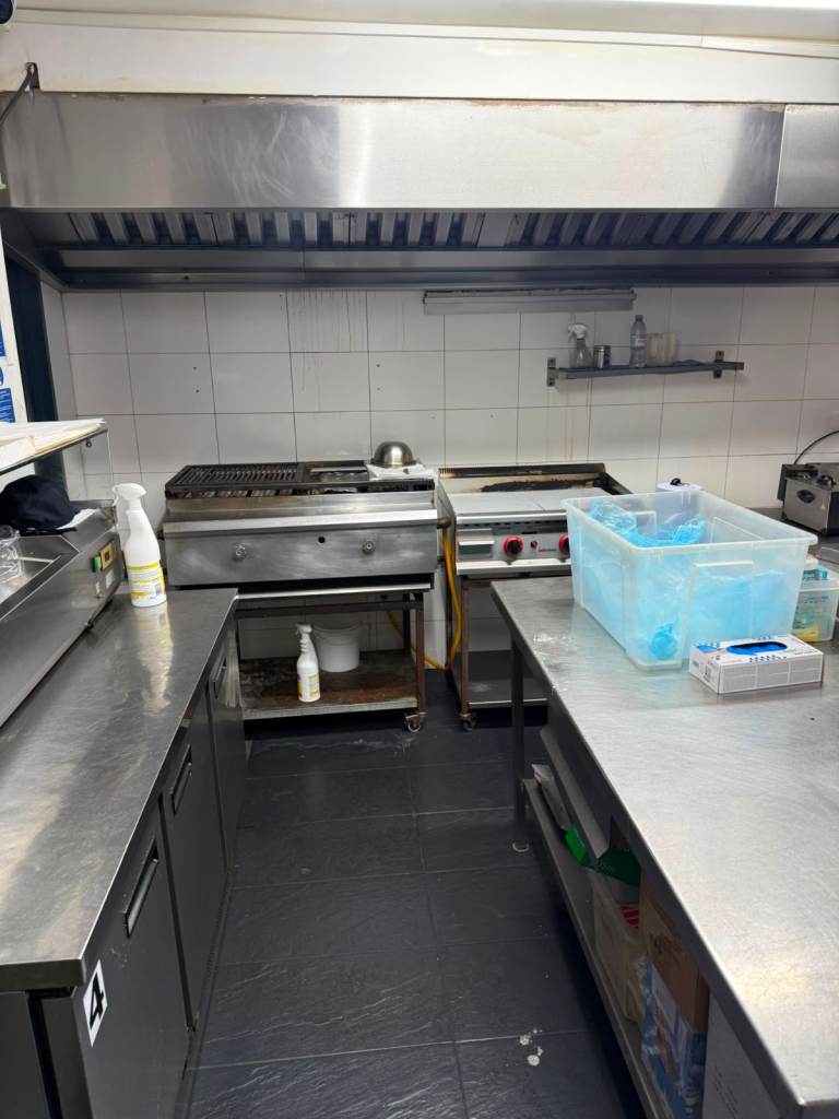 Dark Kitchen For Rent In West Ealing 