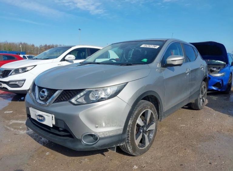 Nissan qashqai 1.6 dci automatic 2017 silver BREAKING FOR PARTS 