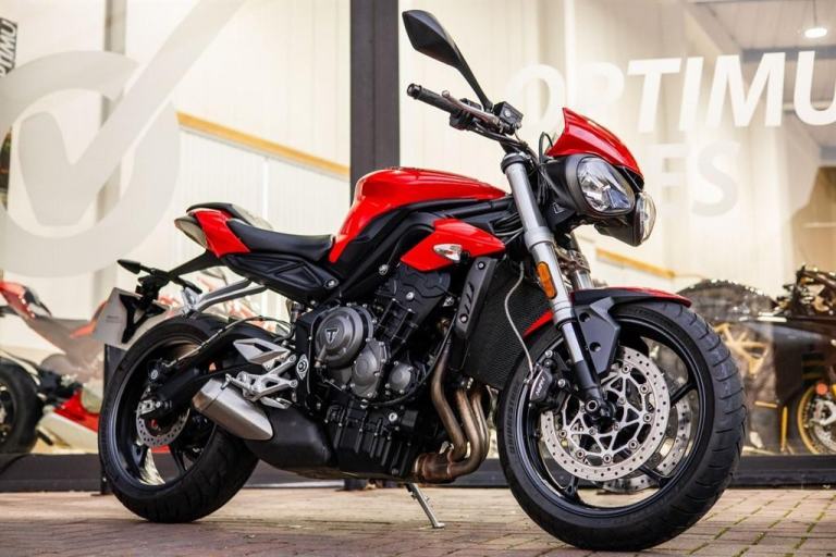 Triumph Street Triple 765 S ! LOW MILES ! STUNNING