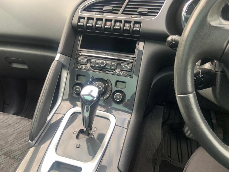 Peugeot, 3008, Hatchback, 2011, Semi-Auto, 1560 (cc), 5 doors