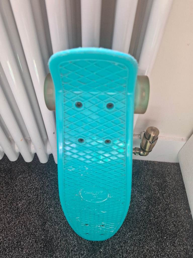 Beleev 22" Mini Cruiser Skateboard (Penny Board Style) - Teal Blue  - Good Condition