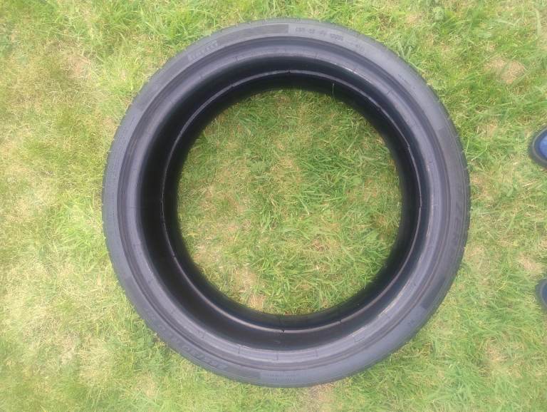  Pirelli P Zero tyre with runflat 255/30 R20