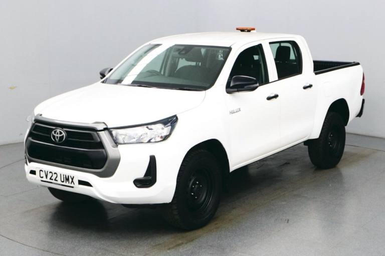 2022 Toyota Hilux 2.4 D-4D Active Pickup Double Cab 4WD 150 BHP Euro 6 ULEZ Free PICKUP Diesel Ma...