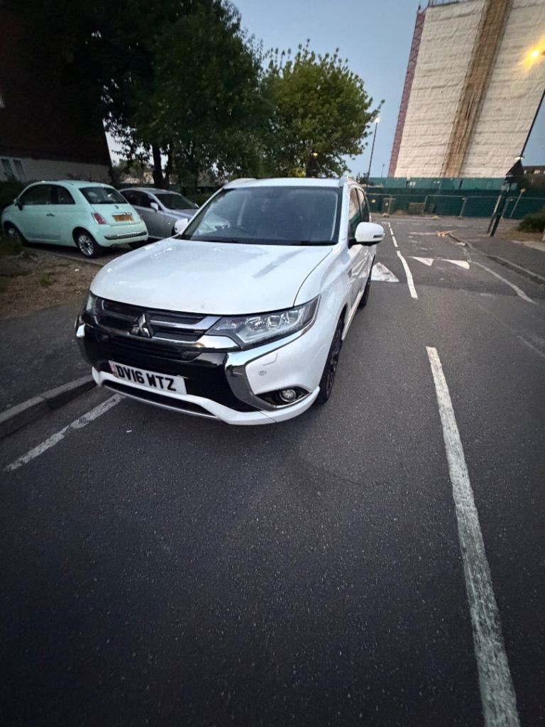 Mitsubishi, OUTLANDER, Estate, 2016, Other, 1998 (cc), 5 doors