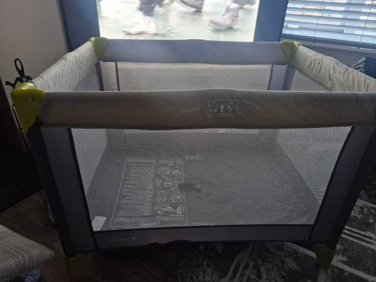 Travel cot