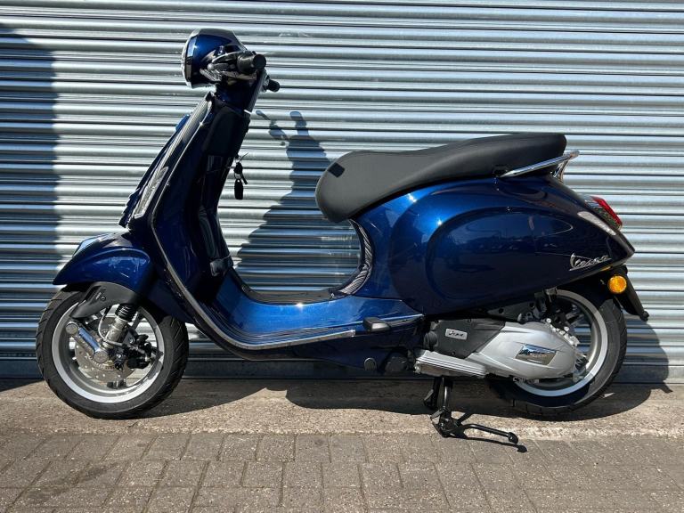Vespa Primavera 125 E5+ | SAVE £701