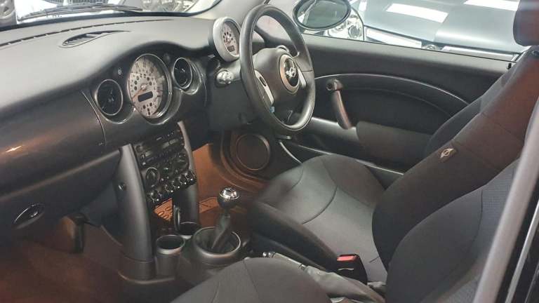 MINI 1.6 ONE * CLASSIC GENUINE 33,000 MILES* STUNNING TIMEWARP EXAMPLE*ULEZ OK