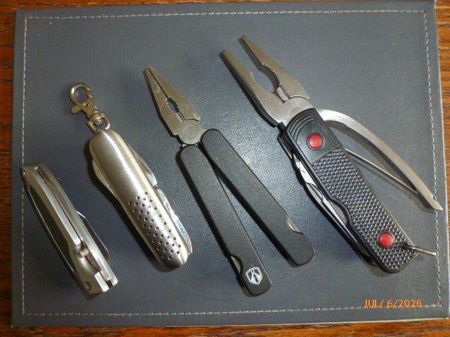 Assortment of Multi Hand tools ( 4 pieces ).