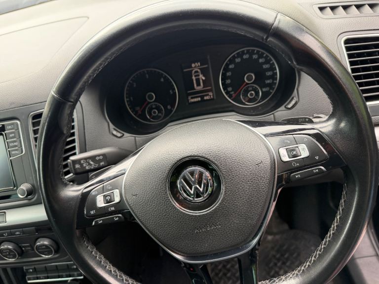 VW SHARAN
