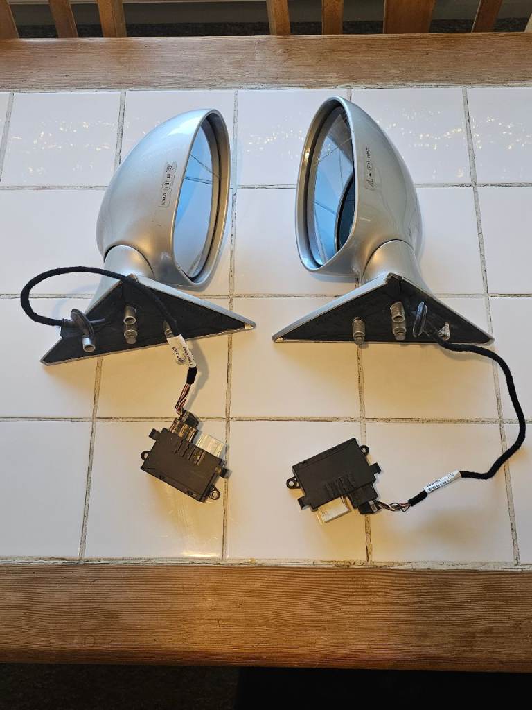 BMW electronic mirrors