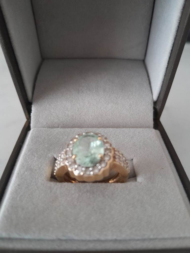 Beautiful Pariba Tourmaline & Diamond 18ct Ring