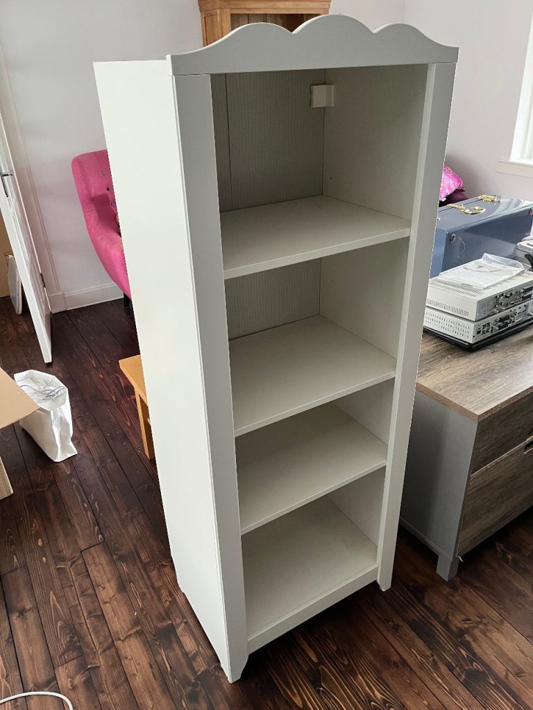 White bookcase 
