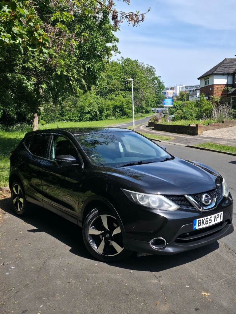 Nissan QASHQAI 1.2 NTEC,2016, New MOT with no advisories, 7 Serv stamps, SAT NAV, 360 Birds eye cams