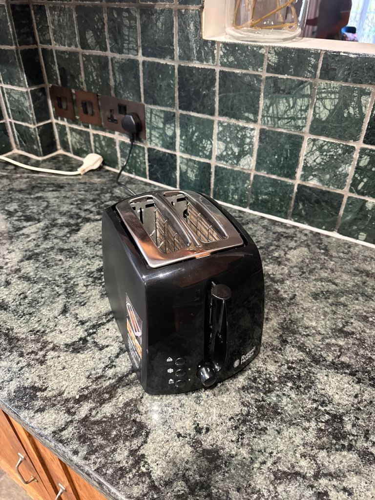 Russell Hobbs Black 2-Slice Toaster – Good Condition