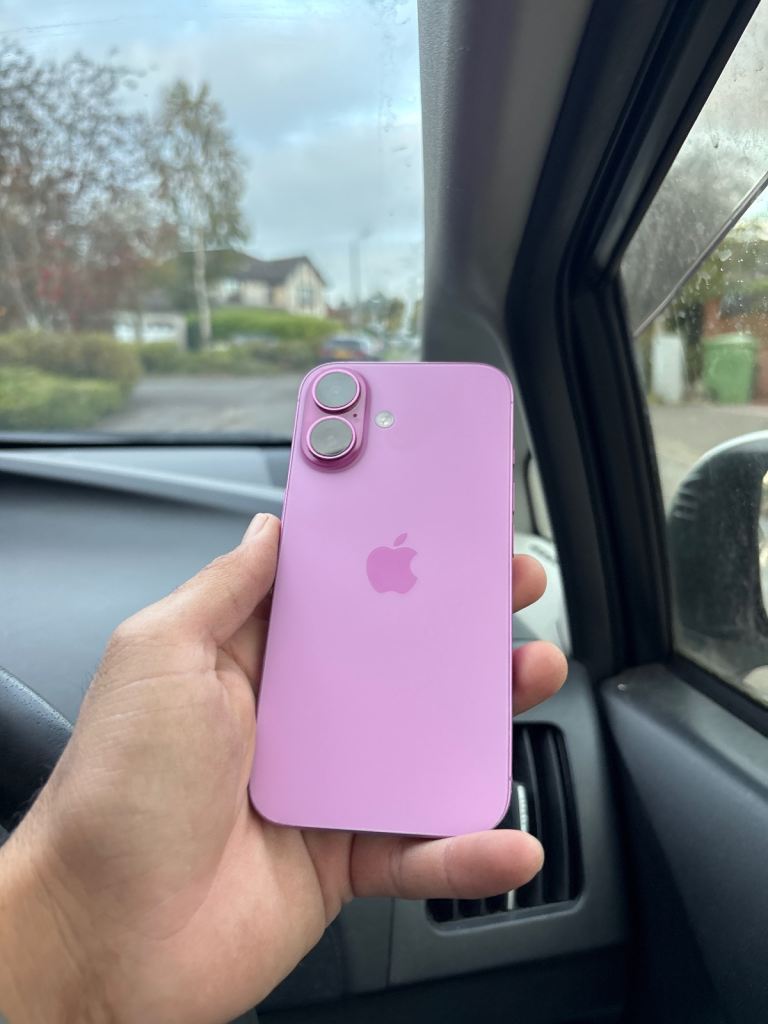 iPhone 16 pink 