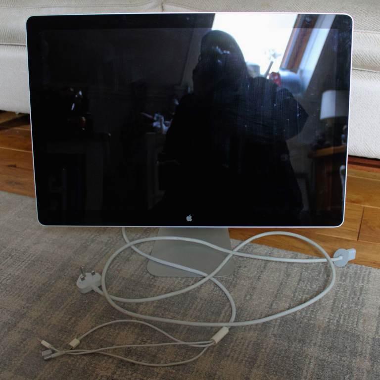 Apple A1267 LED Cinema Display Monitor 24inch