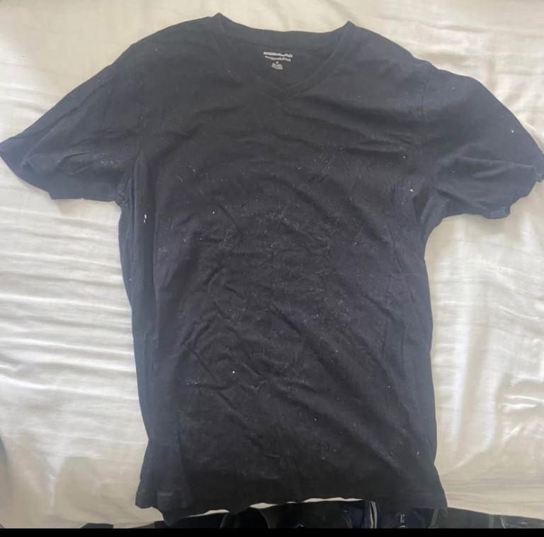 Assorted items of clothing 