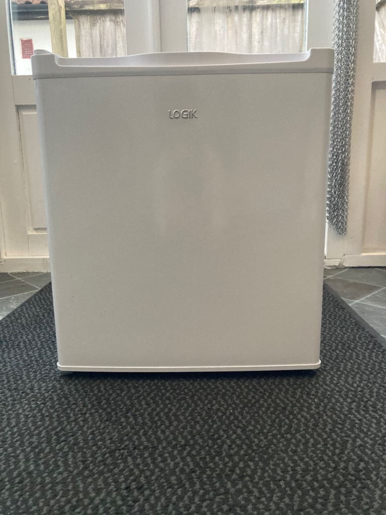 LOGIK LTF33W23 Mini Table Top Freezer - White
