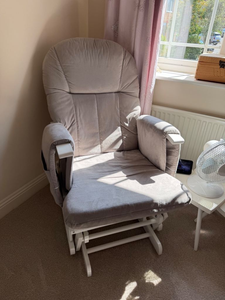 Nursing/ Rocking chair