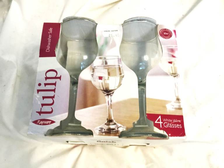 NEW Rayware Set of 4 White Wine Tulip Glasses.  154mm  6in tall.