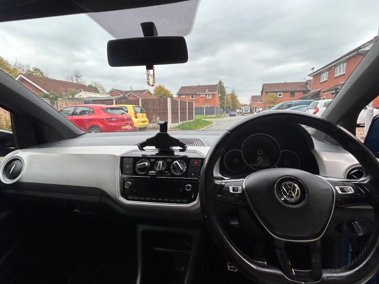 Volkswagen, UP, Hatchback, 2017, Manual, 999 (cc), 3 doors