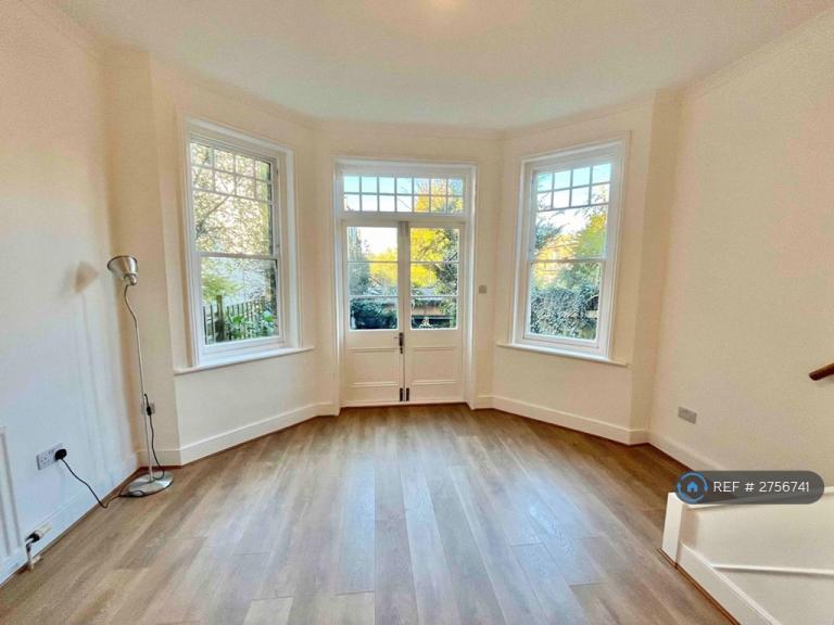 1 bedroom flat in Hornsey Lane Gardens, London, N6 (1 bed) (#2756741)