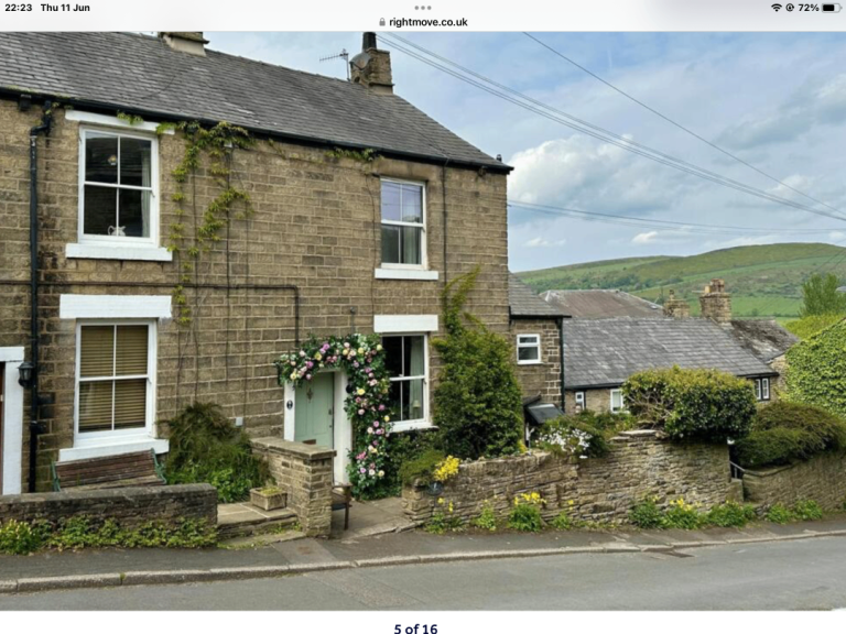 LODGER WANTED FOR CHARACTER COTTAGE IN HAYFIELD