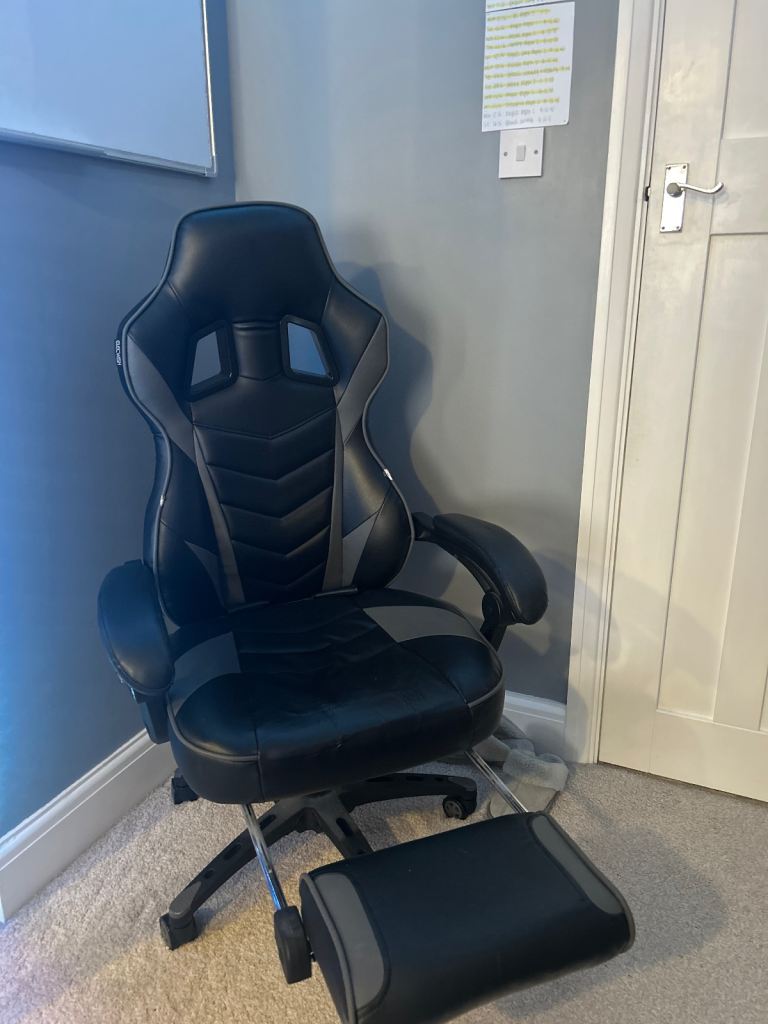 Gaming Office Chair with Footrest – Black and Grey
