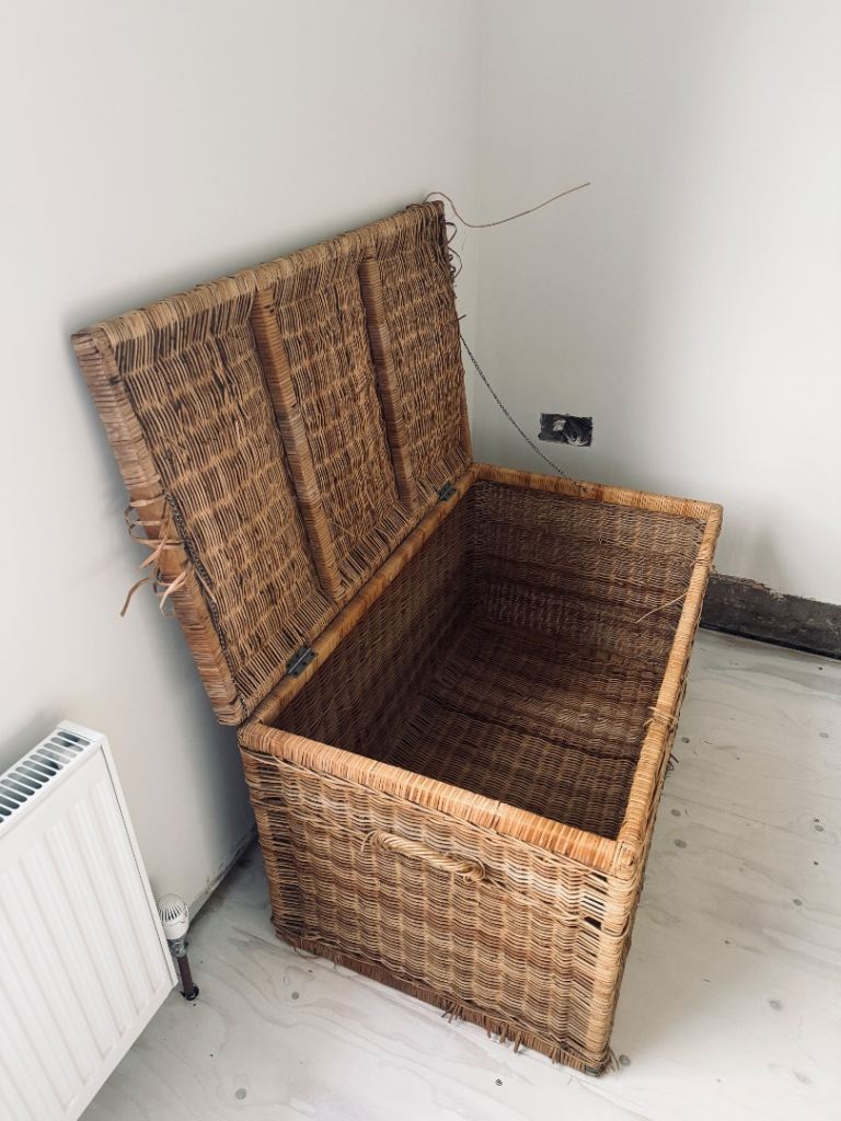 Large Wicker Storage Chest – Good Condition