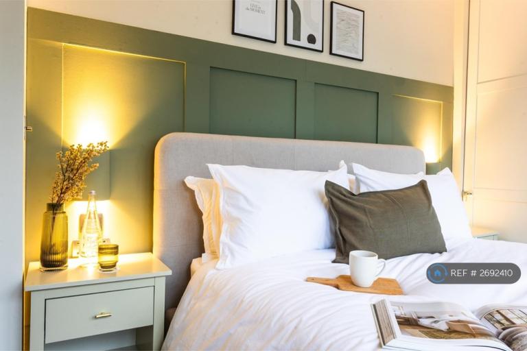 2 bedroom flat in Clarendon Road, Bristol, BS6 (2 bed) (#2692410)