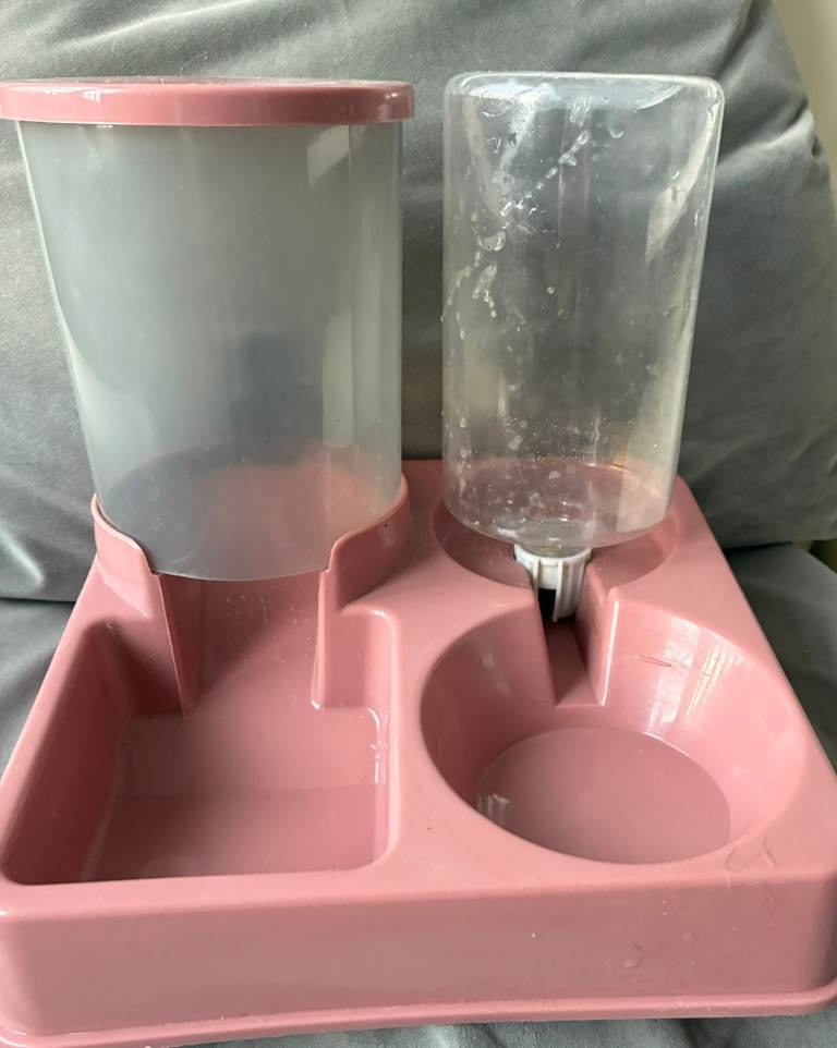 Gravity Pet Feeder & Water Bottle – Pink