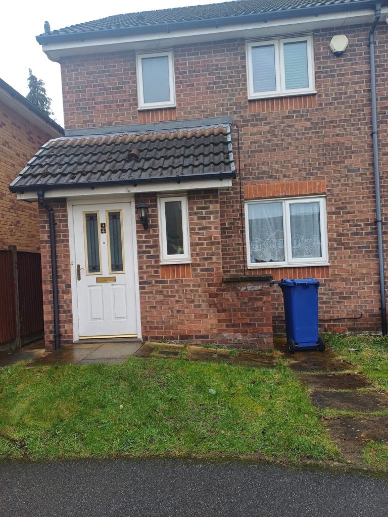 3 bedroom,2 bathroom house 
