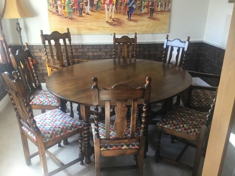 Vintage Dining Room Table & Chairs
