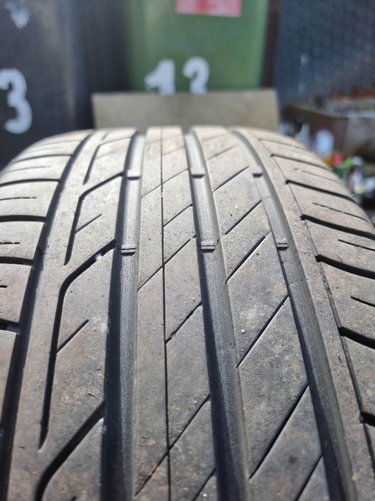x2 Bridgestone Turanza T001 225-45-R17
