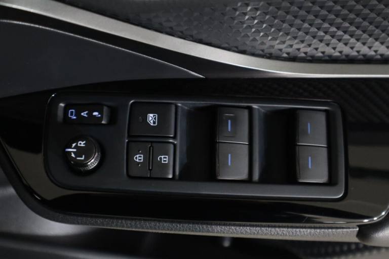 2022 Toyota C-HR 1.8 VVT-h Design CVT Euro 6 (s/s) 5dr HATCHBACK PETROL/ELECTRIC Automatic