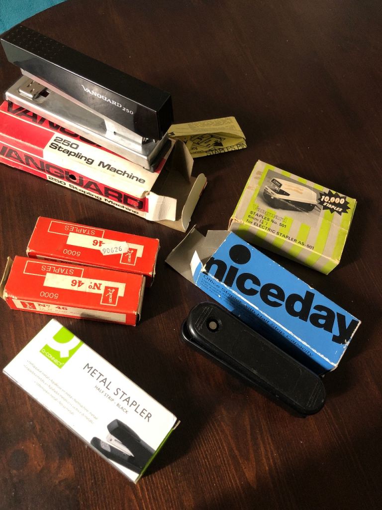 Vanguard 250 Stapling Machine with Staples – Good Condition